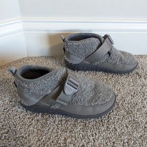 Chaco Ramble Fluff Grey Slip-on Bootie sz 2